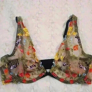 Victoria's Secret Dream Angels Floral Embroidered Unlined Plunge Bra